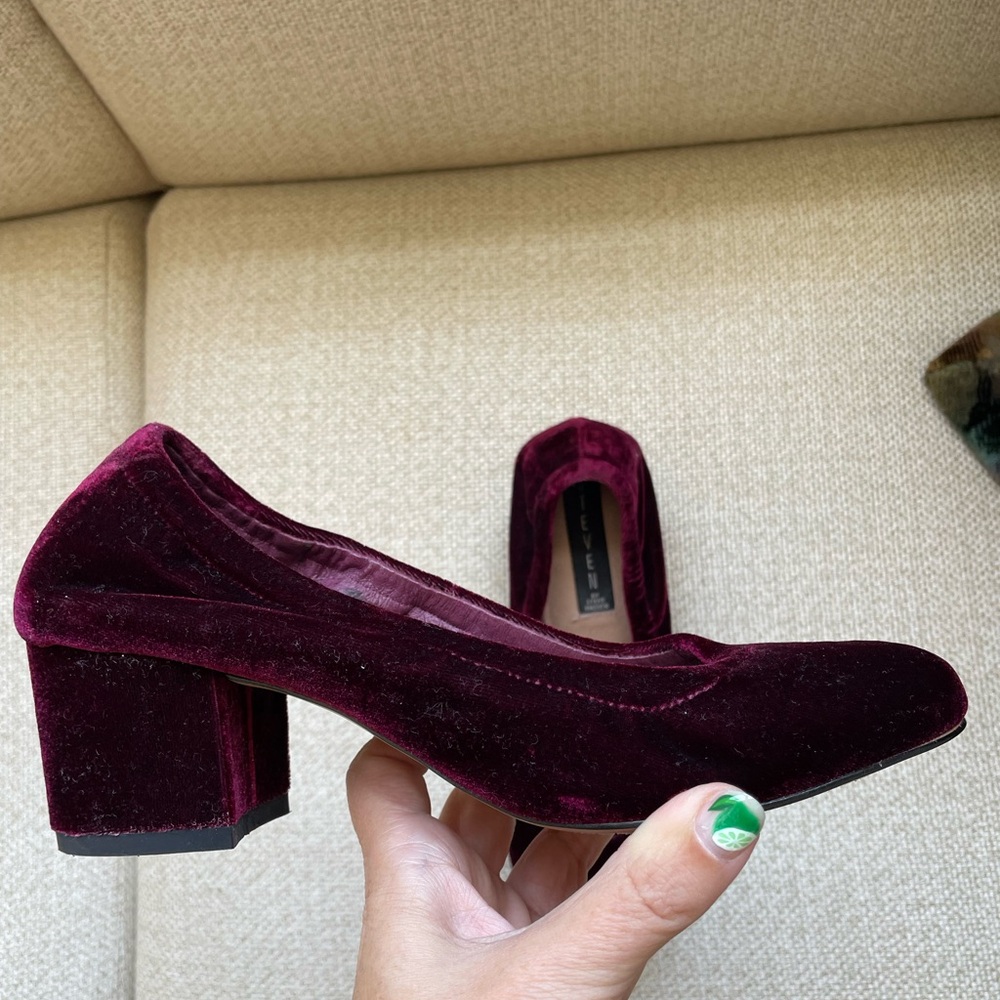 Steven by Steve Madden Burgundy Pavla Velvet Pumps Size 6.5